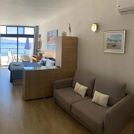 Touch The Sea Apartament *